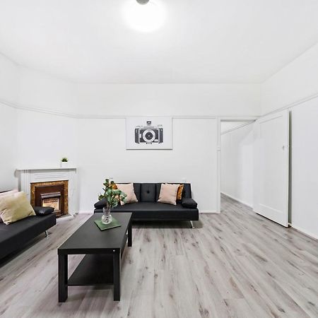 Burwood New 2 Bedroom 2 Bathroom Apartment Сидни Екстериор снимка