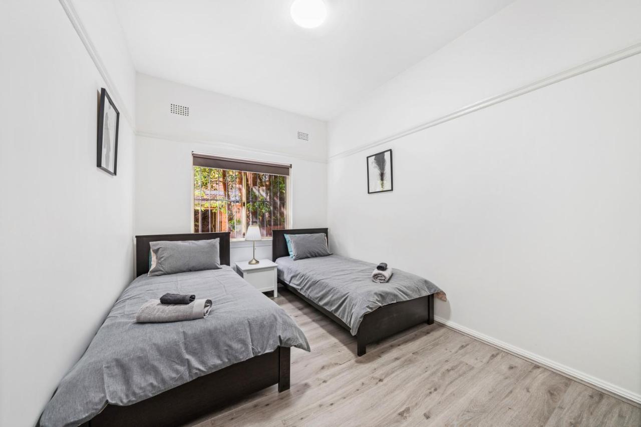 Burwood New 2 Bedroom 2 Bathroom Apartment Сидни Екстериор снимка