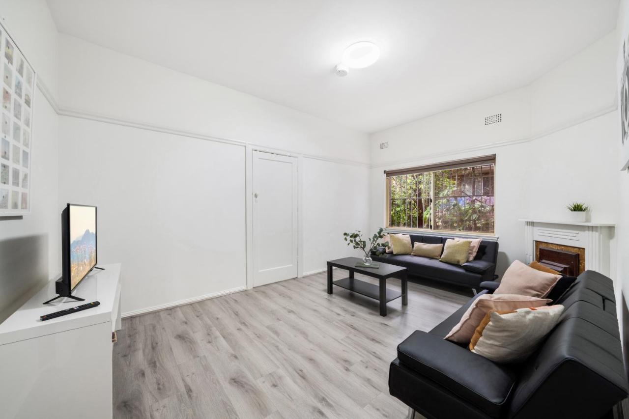Burwood New 2 Bedroom 2 Bathroom Apartment Сидни Екстериор снимка