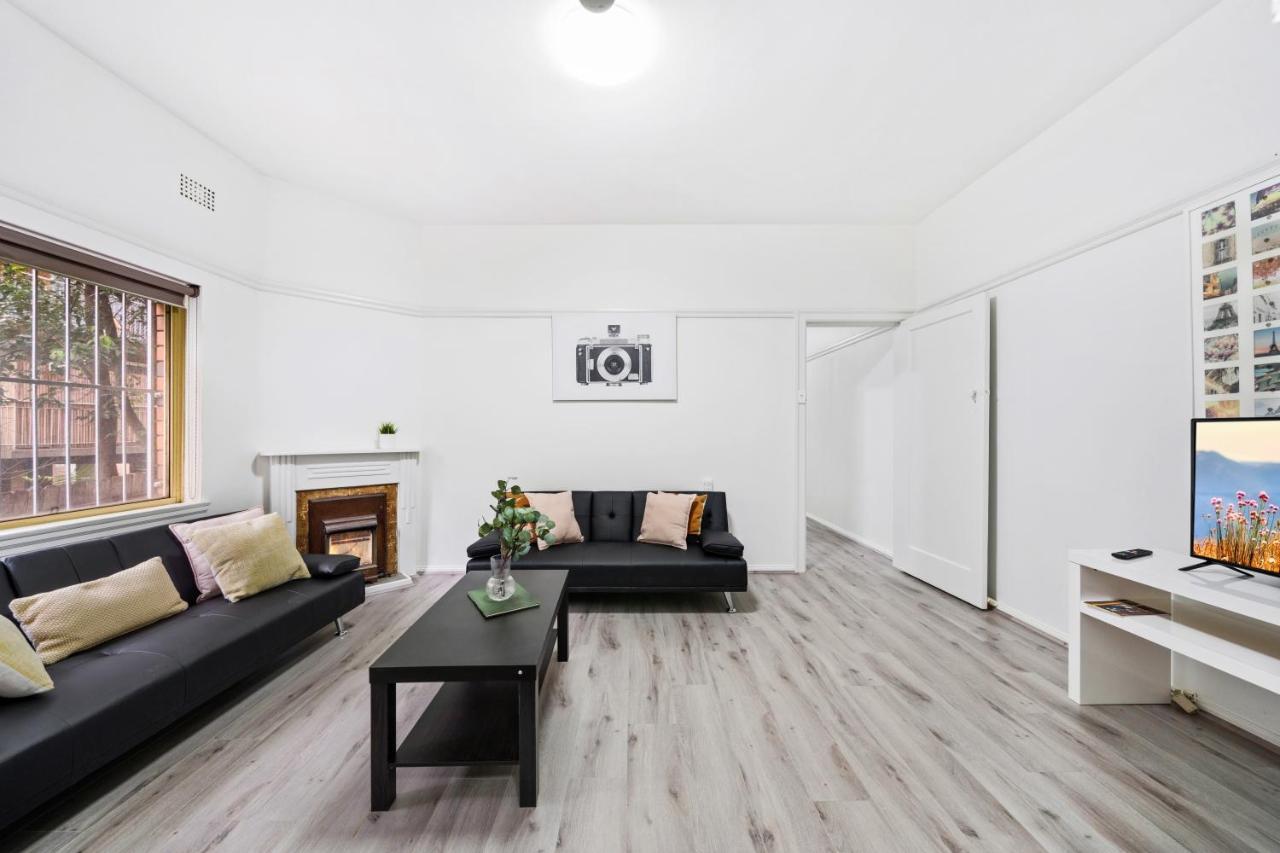 Burwood New 2 Bedroom 2 Bathroom Apartment Сидни Екстериор снимка